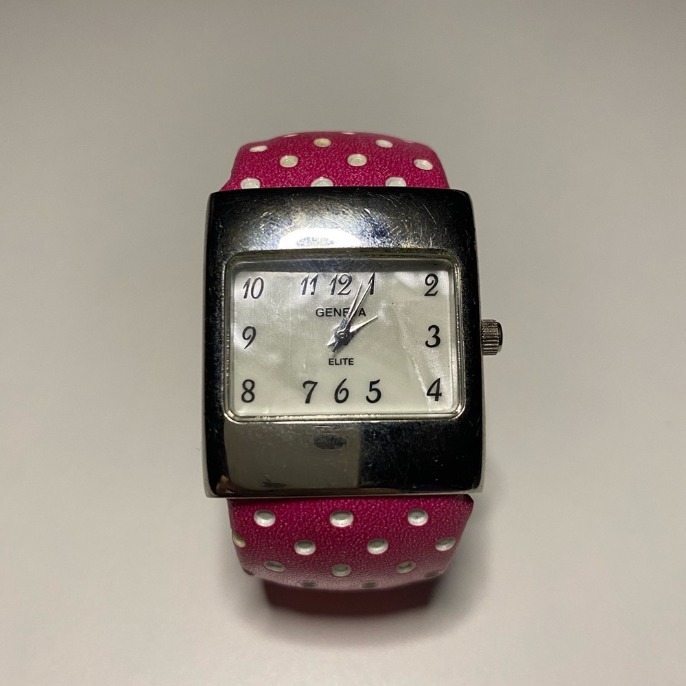 Vintage stainless steel Geneva Elite watch.